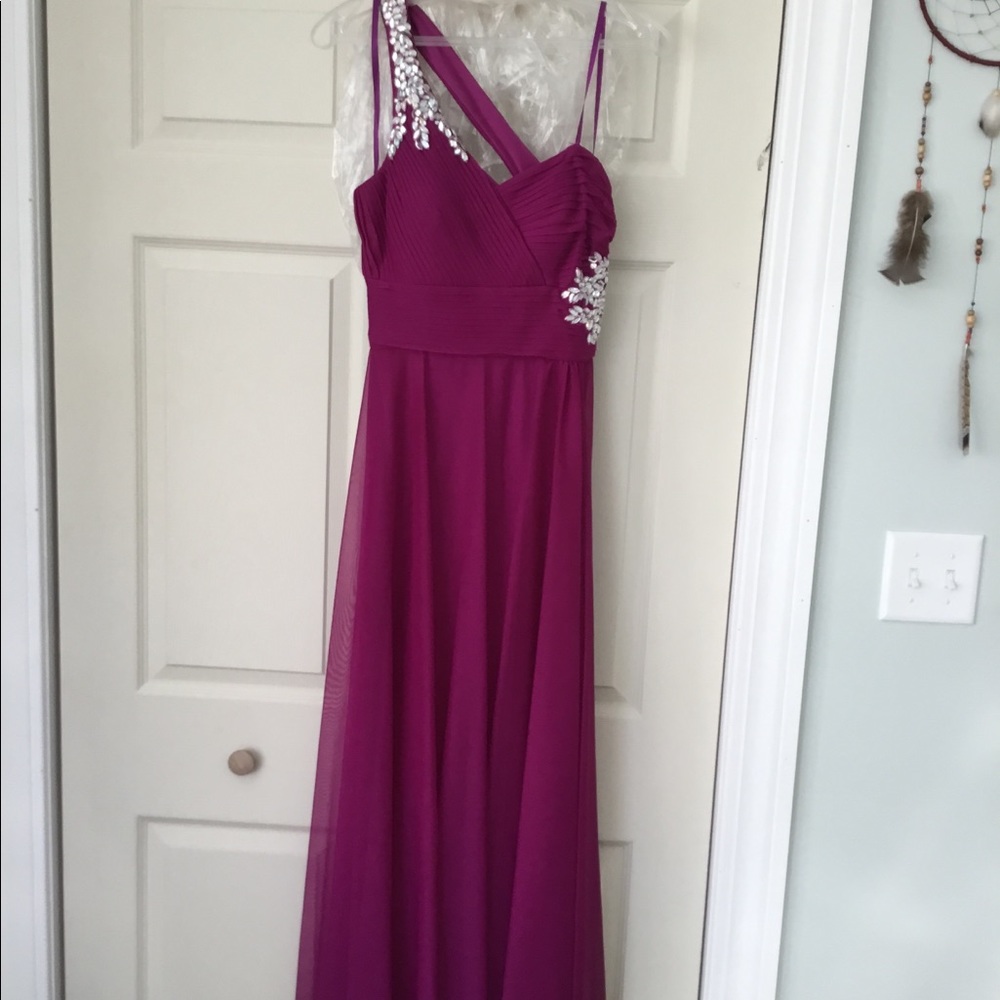 Fuchsia prom dress with open/5 strap back